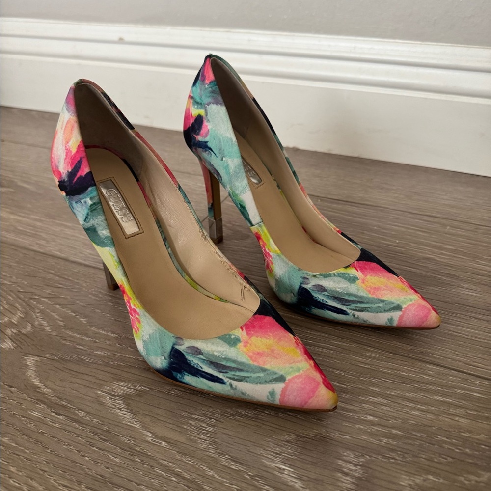 Guess Floral Pointy Heels